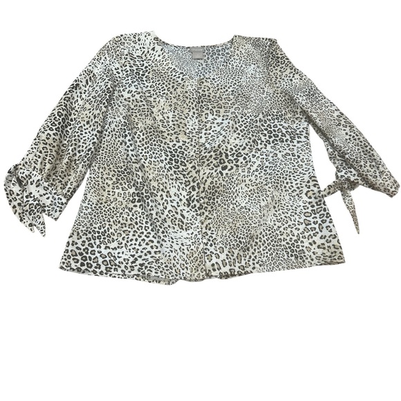Chicos Leopard Print Button Front Blouse women’s Size 0 US 4/6) neutral new chic - Picture 4 of 12